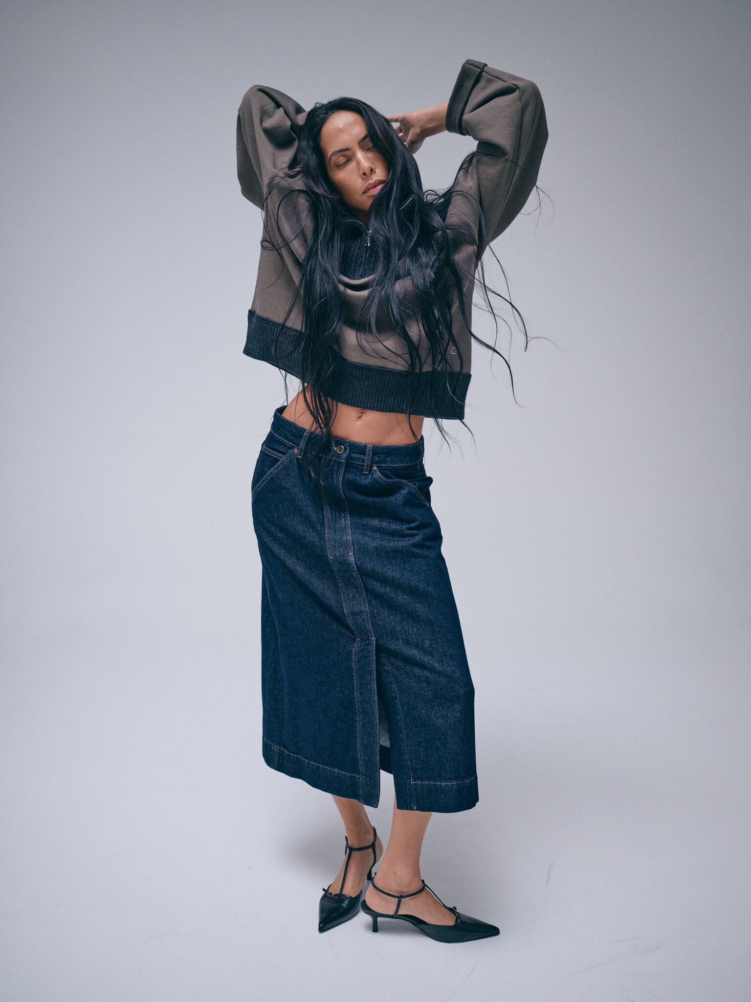 Modelshot / Dark Blue / Detail